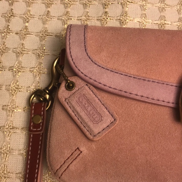 Coach beautiful suede wristlet - Picture 3 of 8